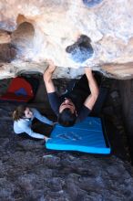 Bouldering in Hueco Tanks on 02/20/2016

Filename: SRM_20160220_1314320.JPG
Aperture: f/3.2
Shutter Speed: 1/250
Body: Canon EOS 20D
Lens: Canon EF 16-35mm f/2.8 L