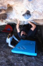 Bouldering in Hueco Tanks on 02/20/2016

Filename: SRM_20160220_1314350.JPG
Aperture: f/3.2
Shutter Speed: 1/250
Body: Canon EOS 20D
Lens: Canon EF 16-35mm f/2.8 L