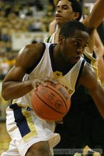 Ishma'il Muhammad at the men's basketball game vs LeMoyne.                                                                                                                                                                                                     

Filename: img_4136_std.jpg
Aperture: f/2.8
Shutter Speed: 1/500
Body: Canon EOS DIGITAL REBEL
Lens: Canon EF 80-200mm f/2.8 L