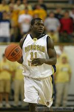 Will Bynum at the men's basketball game vs LeMoyne.                                                                                                                                                                                                            

Filename: img_4130_std.jpg
Aperture: f/2.8
Shutter Speed: 1/500
Body: Canon EOS DIGITAL REBEL
Lens: Canon EF 80-200mm f/2.8 L