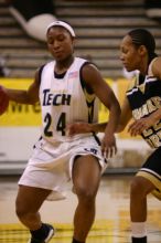 The Georgia Tech women's basketball team played Wake Forest.

Filename: IMG_1043.jpg
Aperture: f/2.8
Shutter Speed: 1/320
Body: Canon EOS DIGITAL REBEL
Lens: Canon EF 80-200mm f/2.8 L