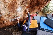 Bouldering in Hueco Tanks on 11/10/2018 with Blue Lizard Climbing and Yoga

Filename: SRM_20181110_1227440.jpg
Aperture: f/4.0
Shutter Speed: 1/250
Body: Canon EOS-1D Mark II
Lens: Canon EF 16-35mm f/2.8 L