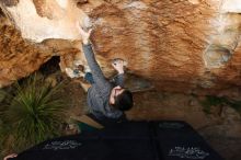 Bouldering in Hueco Tanks on 11/24/2018 with Blue Lizard Climbing and Yoga

Filename: SRM_20181124_1737270.jpg
Aperture: f/4.0
Shutter Speed: 1/250
Body: Canon EOS-1D Mark II
Lens: Canon EF 16-35mm f/2.8 L