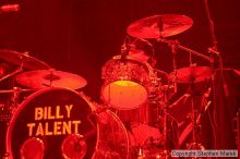 Billy Talent opens for Sugarcult and MxPx at The Tabernacle.

Filename: crw_1631c_std.jpg
Aperture: f/1.8
Shutter Speed: 1/125
Body: Canon EOS DIGITAL REBEL
Lens: Canon EF 50mm f/1.8 II