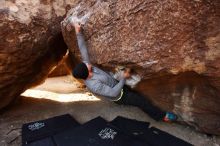 Bouldering in Hueco Tanks on 01/13/2019 with Blue Lizard Climbing and Yoga

Filename: SRM_20190113_1047520.jpg
Aperture: f/4.0
Shutter Speed: 1/400
Body: Canon EOS-1D Mark II
Lens: Canon EF 16-35mm f/2.8 L