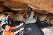 Bouldering in Hueco Tanks on 03/09/2019 with Blue Lizard Climbing and Yoga

Filename: SRM_20190309_1653460.jpg
Aperture: f/5.6
Shutter Speed: 1/200
Body: Canon EOS-1D Mark II
Lens: Canon EF 16-35mm f/2.8 L