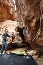 Bouldering in Hueco Tanks on 03/10/2019 with Blue Lizard Climbing and Yoga

Filename: SRM_20190310_1503020.jpg
Aperture: f/5.6
Shutter Speed: 1/250
Body: Canon EOS-1D Mark II
Lens: Canon EF 16-35mm f/2.8 L