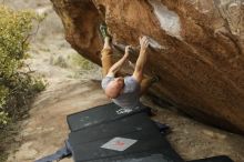 Bouldering in Hueco Tanks on 03/16/2019 with Blue Lizard Climbing and Yoga

Filename: SRM_20190316_1535210.jpg
Aperture: f/2.8
Shutter Speed: 1/500
Body: Canon EOS-1D Mark II
Lens: Canon EF 50mm f/1.8 II