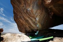 Bouldering in Hueco Tanks on 03/20/2019 with Blue Lizard Climbing and Yoga

Filename: SRM_20190320_1205320.jpg
Aperture: f/5.6
Shutter Speed: 1/250
Body: Canon EOS-1D Mark II
Lens: Canon EF 16-35mm f/2.8 L