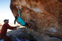 Bouldering in Hueco Tanks on 12/26/2019 with Blue Lizard Climbing and Yoga
Filename: SRM_20191226_1157160.jpg
Aperture: f/7.1
Shutter Speed: 1/320
Body: Canon EOS-1D Mark II
Lens: Canon EF 16-35mm f/2.8 L