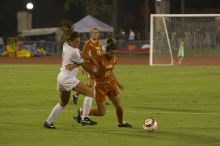 Stephanie Logterman, #10.  The lady longhorns beat Texas A&M 1-0 in soccer Friday night.

Filename: SRM_20061027_1924368.jpg
Aperture: f/4.0
Shutter Speed: 1/400
Body: Canon EOS 20D
Lens: Canon EF 80-200mm f/2.8 L