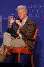 Former President Bill Clinton moderated the discussion between Natalie Portman, Mambidzeni Madzivire, BME graduate student at Mayo Graduate School, Blake Mycoskie, founder of TOMS shoes, and Paul Bell, president of Dell Global Public, during the first plenary session at the CGIU meeting. Day one of the 2nd Annual Clinton Global Initiative University (CGIU) meeting was held at The University of Texas at Austin, Friday, February 13, 2009.
Filename: SRM_20090213_17350806.jpg
Aperture: f/5.6
Shutter Speed: 1/250
Body: Canon EOS 20D
Lens: Canon EF 300mm f/2.8 L IS