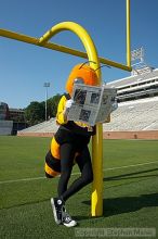 1020409145

Filename: img_9530_std.jpg
Aperture: f/11.0
Shutter Speed: 1/125
Body: Canon EOS 20D
Lens: Canon EF-S 18-55mm f/3.5-5.6