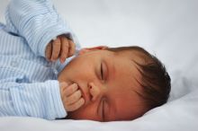 Baby Maddox Helbing, 3 weeks old, at Lake Oconee on Friday, November 27, 2009.
Filename: SRM_20091127_16241343.JPG
Aperture: f/2.8
Shutter Speed: 1/320
Body: Canon EOS 20D
Lens: Canon EF 80-200mm f/2.8 L