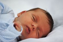 Baby Maddox Helbing, 3 weeks old, at Lake Oconee on Friday, November 27, 2009.
Filename: SRM_20091127_16245252.JPG
Aperture: f/2.8
Shutter Speed: 1/320
Body: Canon EOS 20D
Lens: Canon EF 80-200mm f/2.8 L