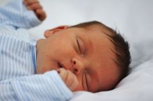 Baby Maddox Helbing, 3 weeks old, at Lake Oconee on Friday, November 27, 2009.
Filename: SRM_20091127_16245753.JPG
Aperture: f/2.8
Shutter Speed: 1/320
Body: Canon EOS 20D
Lens: Canon EF 80-200mm f/2.8 L