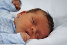 Baby Maddox Helbing, 3 weeks old, at Lake Oconee on Friday, November 27, 2009.
Filename: SRM_20091127_16250056.JPG
Aperture: f/2.8
Shutter Speed: 1/320
Body: Canon EOS 20D
Lens: Canon EF 80-200mm f/2.8 L