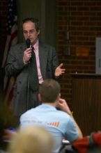 the Provost spoke at UHR this week.
Filename: CRW_8323.jpg
Aperture: f/2.8
Shutter Speed: 1/200
Body: Canon EOS DIGITAL REBEL
Lens: Canon EF 80-200mm f/2.8 L