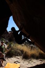 Bouldering in Hueco Tanks on 02/27/2016 with Blue Lizard Climbing and Yoga
Filename: SRM_20160227_1323440.JPG
Aperture: f/8.0
Shutter Speed: 1/250
Body: Canon EOS 20D
Lens: Canon EF 16-35mm f/2.8 L