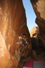 Bouldering in Hueco Tanks on 02/27/2016 with Blue Lizard Climbing and Yoga
Filename: SRM_20160227_1648510.JPG
Aperture: f/9.0
Shutter Speed: 1/250
Body: Canon EOS 20D
Lens: Canon EF 16-35mm f/2.8 L