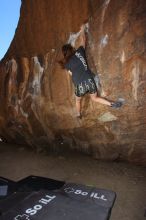 Bouldering in Hueco Tanks on 04/11/2016 with Blue Lizard Climbing and Yoga
Filename: SRM_20160411_1309220.jpg
Aperture: f/8.0
Shutter Speed: 1/250
Body: Canon EOS 20D
Lens: Canon EF 16-35mm f/2.8 L