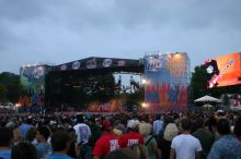 Puddle of Mudd performs on the first day of Music Midtown, 2004.
Filename: IMG_6037.jpg
Aperture: f/6.3
Shutter Speed: 1/80
Body: Canon EOS DIGITAL REBEL
Lens: Canon EF-S 18-55mm f/3.5-5.6