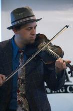 Filename: SRM_20060223_173406_6.jpg
Aperture: f/2.8
Shutter Speed: 1/200
Body: Canon EOS DIGITAL REBEL
Lens: Canon EF 80-200mm f/2.8 L