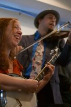 

Filename: SRM_20060223_174208_3.jpg
Aperture: f/2.2
Shutter Speed: 1/125
Body: Canon EOS DIGITAL REBEL
Lens: Canon EF 50mm f/1.8 II