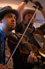 

Filename: SRM_20060223_171202_2.jpg
Aperture: f/2.8
Shutter Speed: 1/160
Body: Canon EOS DIGITAL REBEL
Lens: Canon EF 50mm f/1.8 II