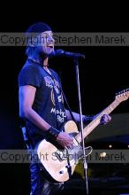 Fuel headlines at Sting Break 2004.
Filename: img_4805_std.jpg
Aperture: f/2.8
Shutter Speed: 1/200
Body: Canon EOS DIGITAL REBEL
Lens: Canon EF 80-200mm f/2.8 L