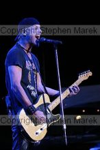 Fuel headlines at Sting Break 2004.
Filename: img_4804_std.jpg
Aperture: f/2.8
Shutter Speed: 1/200
Body: Canon EOS DIGITAL REBEL
Lens: Canon EF 80-200mm f/2.8 L