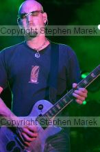 Fuel headlines at Sting Break 2004.
Filename: img_4801_std.jpg
Aperture: f/2.8
Shutter Speed: 1/200
Body: Canon EOS DIGITAL REBEL
Lens: Canon EF 80-200mm f/2.8 L