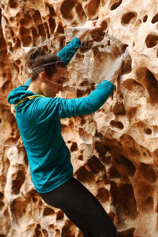 Bouldering in Hueco Tanks on 04/13/2019 with Blue Lizard Climbing and Yoga

Filename: SRM_20190413_1545360.jpg
Aperture: f/4.0
Shutter Speed: 1/125
Body: Canon EOS-1D Mark II
Lens: Canon EF 50mm f/1.8 II