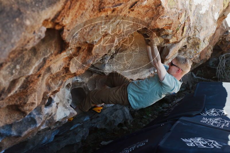 Bouldering in Hueco Tanks on 06/15/2019 with Blue Lizard Climbing and Yoga

Filename: SRM_20190615_1052110.jpg
Aperture: f/4.0
Shutter Speed: 1/400
Body: Canon EOS-1D Mark II
Lens: Canon EF 50mm f/1.8 II