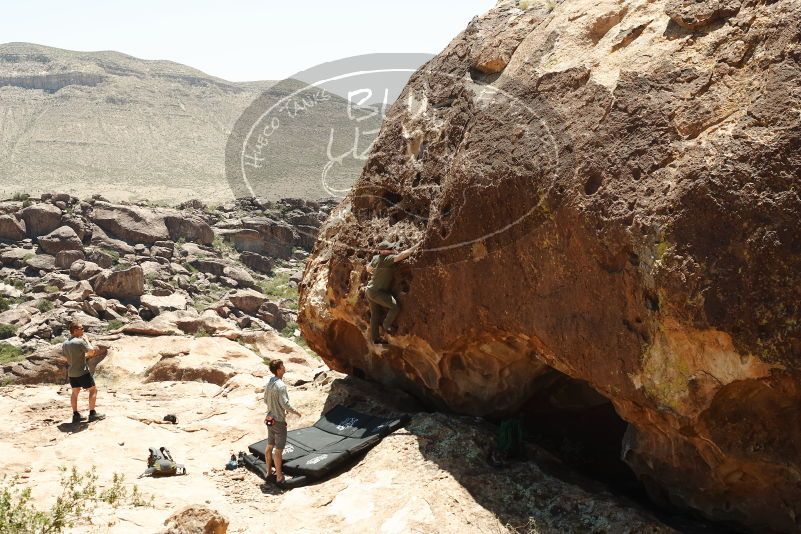 Bouldering in Hueco Tanks on 06/15/2019 with Blue Lizard Climbing and Yoga

Filename: SRM_20190615_1212140.jpg
Aperture: f/5.6
Shutter Speed: 1/320
Body: Canon EOS-1D Mark II
Lens: Canon EF 50mm f/1.8 II