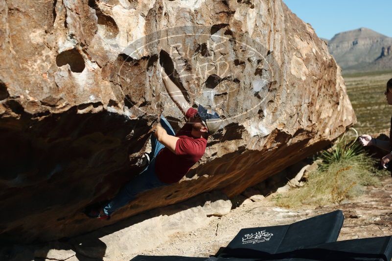 Bouldering in Hueco Tanks on 11/09/2019 with Blue Lizard Climbing and Yoga

Filename: SRM_20191109_1102230.jpg
Aperture: f/4.0
Shutter Speed: 1/1600
Body: Canon EOS-1D Mark II
Lens: Canon EF 50mm f/1.8 II