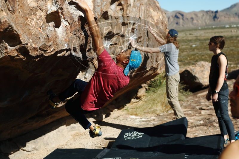 Bouldering in Hueco Tanks on 11/09/2019 with Blue Lizard Climbing and Yoga

Filename: SRM_20191109_1119220.jpg
Aperture: f/4.0
Shutter Speed: 1/1250
Body: Canon EOS-1D Mark II
Lens: Canon EF 50mm f/1.8 II