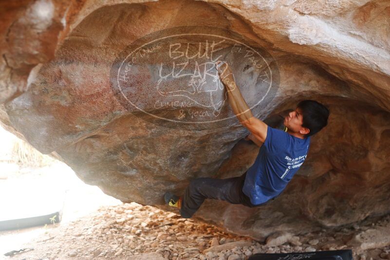 Bouldering in Hueco Tanks on 11/09/2019 with Blue Lizard Climbing and Yoga

Filename: SRM_20191109_1250130.jpg
Aperture: f/2.8
Shutter Speed: 1/320
Body: Canon EOS-1D Mark II
Lens: Canon EF 50mm f/1.8 II