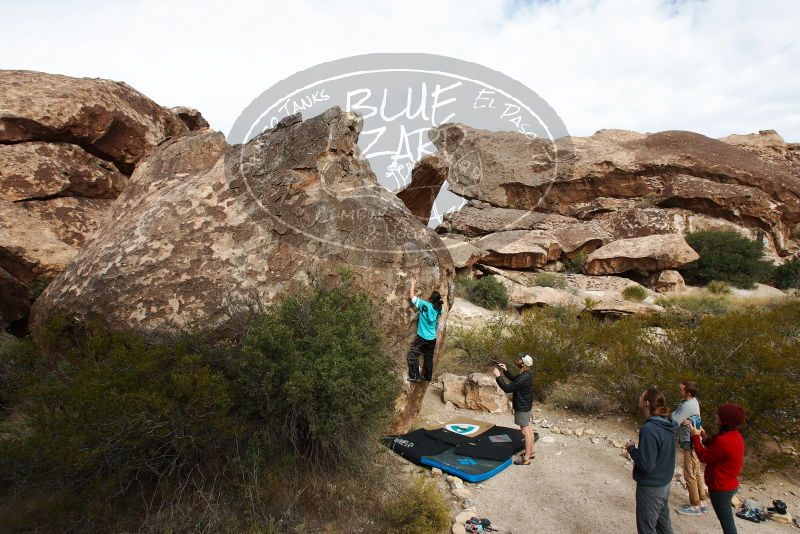 Bouldering in Hueco Tanks on 11/16/2019 with Blue Lizard Climbing and Yoga

Filename: SRM_20191116_1028430.jpg
Aperture: f/8.0
Shutter Speed: 1/320
Body: Canon EOS-1D Mark II
Lens: Canon EF 16-35mm f/2.8 L