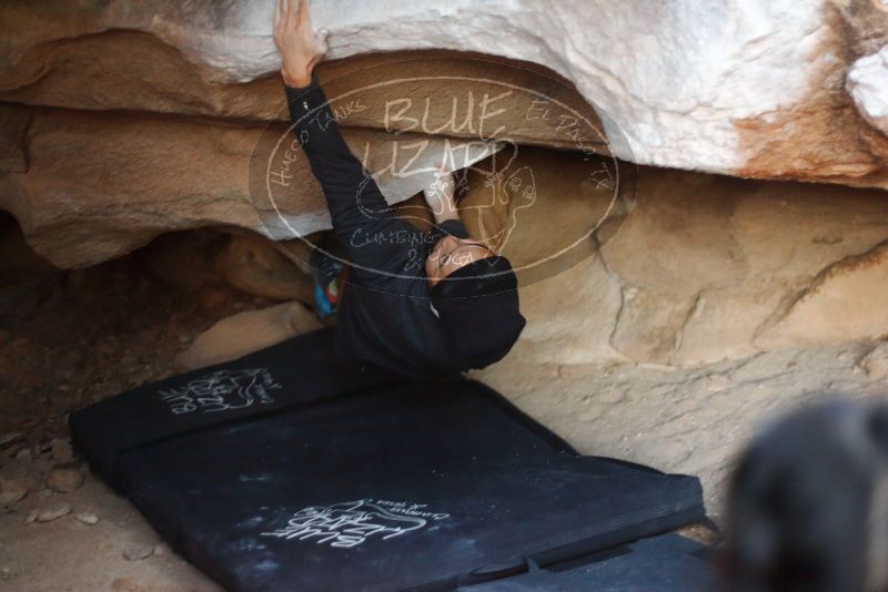 Bouldering in Hueco Tanks on 11/23/2019 with Blue Lizard Climbing and Yoga

Filename: SRM_20191123_1730360.jpg
Aperture: f/1.8
Shutter Speed: 1/125
Body: Canon EOS-1D Mark II
Lens: Canon EF 50mm f/1.8 II