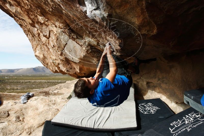 Bouldering in Hueco Tanks on 11/24/2019 with Blue Lizard Climbing and Yoga

Filename: SRM_20191124_1142090.jpg
Aperture: f/7.1
Shutter Speed: 1/320
Body: Canon EOS-1D Mark II
Lens: Canon EF 16-35mm f/2.8 L