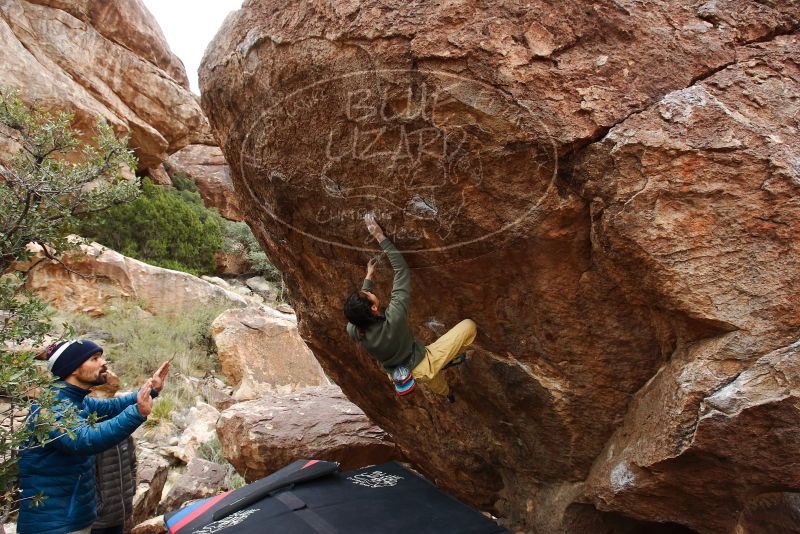 Bouldering in Hueco Tanks on 11/26/2019 with Blue Lizard Climbing and Yoga

Filename: SRM_20191126_1112230.jpg
Aperture: f/7.1
Shutter Speed: 1/250
Body: Canon EOS-1D Mark II
Lens: Canon EF 16-35mm f/2.8 L