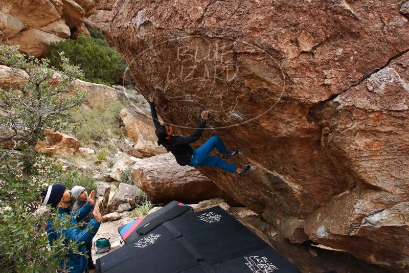Bouldering in Hueco Tanks on 11/26/2019 with Blue Lizard Climbing and Yoga

Filename: SRM_20191126_1113450.jpg
Aperture: f/7.1
Shutter Speed: 1/250
Body: Canon EOS-1D Mark II
Lens: Canon EF 16-35mm f/2.8 L