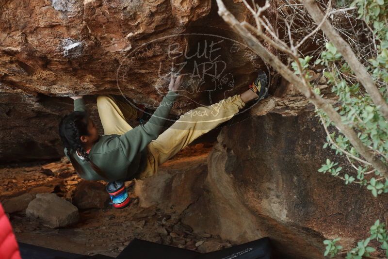 Bouldering in Hueco Tanks on 11/26/2019 with Blue Lizard Climbing and Yoga

Filename: SRM_20191126_1542250.jpg
Aperture: f/4.5
Shutter Speed: 1/250
Body: Canon EOS-1D Mark II
Lens: Canon EF 50mm f/1.8 II