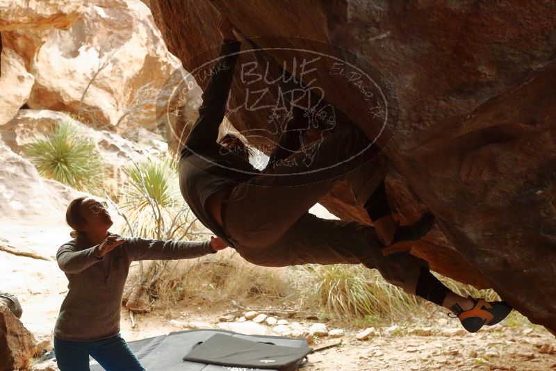 Bouldering in Hueco Tanks on 11/27/2019 with Blue Lizard Climbing and Yoga

Filename: SRM_20191127_1116450.jpg
Aperture: f/5.0
Shutter Speed: 1/320
Body: Canon EOS-1D Mark II
Lens: Canon EF 50mm f/1.8 II