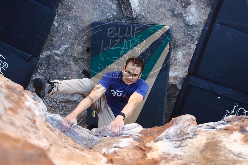 Bouldering in Hueco Tanks on 11/30/2019 with Blue Lizard Climbing and Yoga

Filename: SRM_20191130_1544260.jpg
Aperture: f/3.5
Shutter Speed: 1/250
Body: Canon EOS-1D Mark II
Lens: Canon EF 16-35mm f/2.8 L