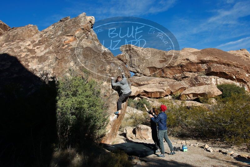 Bouldering in Hueco Tanks on 12/06/2019 with Blue Lizard Climbing and Yoga

Filename: SRM_20191206_1005560.jpg
Aperture: f/5.6
Shutter Speed: 1/640
Body: Canon EOS-1D Mark II
Lens: Canon EF 16-35mm f/2.8 L