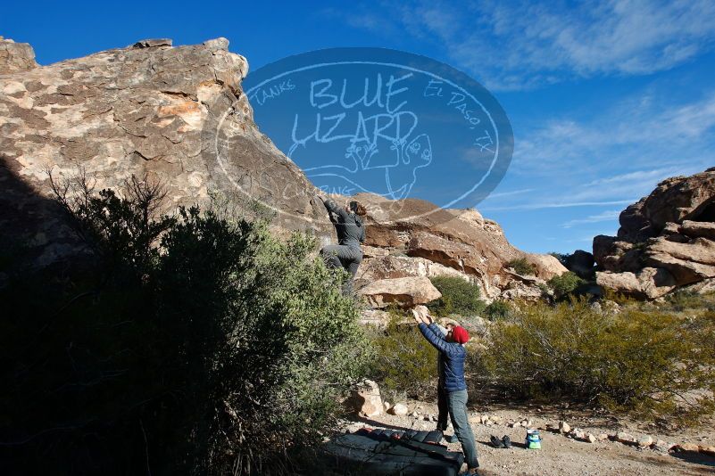 Bouldering in Hueco Tanks on 12/06/2019 with Blue Lizard Climbing and Yoga
Filename: SRM_20191206_1011590.jpg
Aperture: f/5.6
Shutter Speed: 1/400
Body: Canon EOS-1D Mark II
Lens: Canon EF 16-35mm f/2.8 L