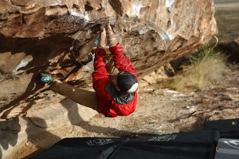 Bouldering in Hueco Tanks on 12/11/2019 with Blue Lizard Climbing and Yoga

Filename: SRM_20191211_1001330.jpg
Aperture: f/3.5
Shutter Speed: 1/400
Body: Canon EOS-1D Mark II
Lens: Canon EF 50mm f/1.8 II
