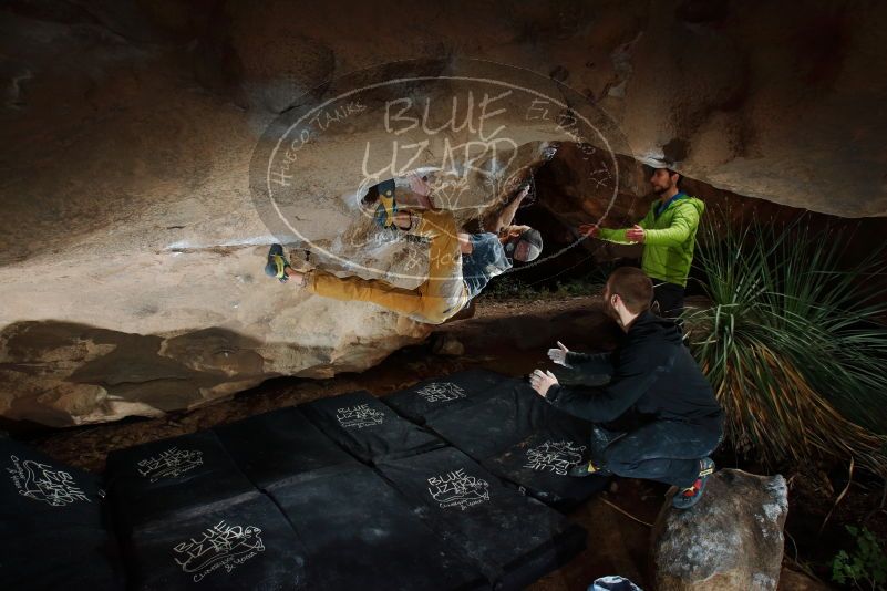 Bouldering in Hueco Tanks on 12/11/2019 with Blue Lizard Climbing and Yoga

Filename: SRM_20191211_1250120.jpg
Aperture: f/6.3
Shutter Speed: 1/250
Body: Canon EOS-1D Mark II
Lens: Canon EF 16-35mm f/2.8 L